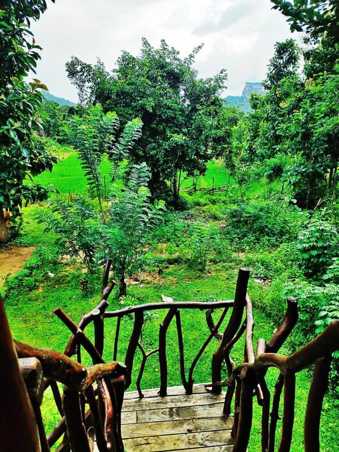 Sigiriya Rock Gate Tree House Hotel Exterior photo