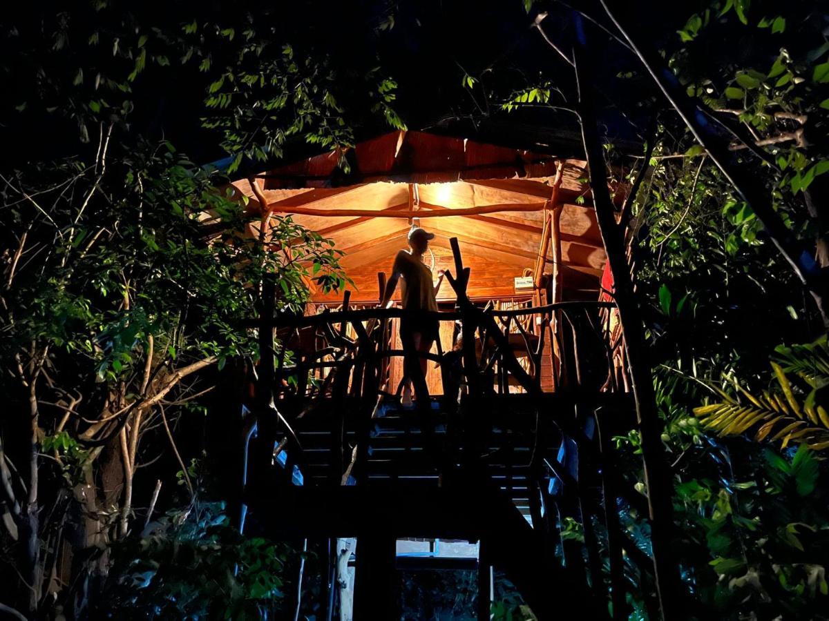 Sigiriya Rock Gate Tree House Hotel Exterior photo