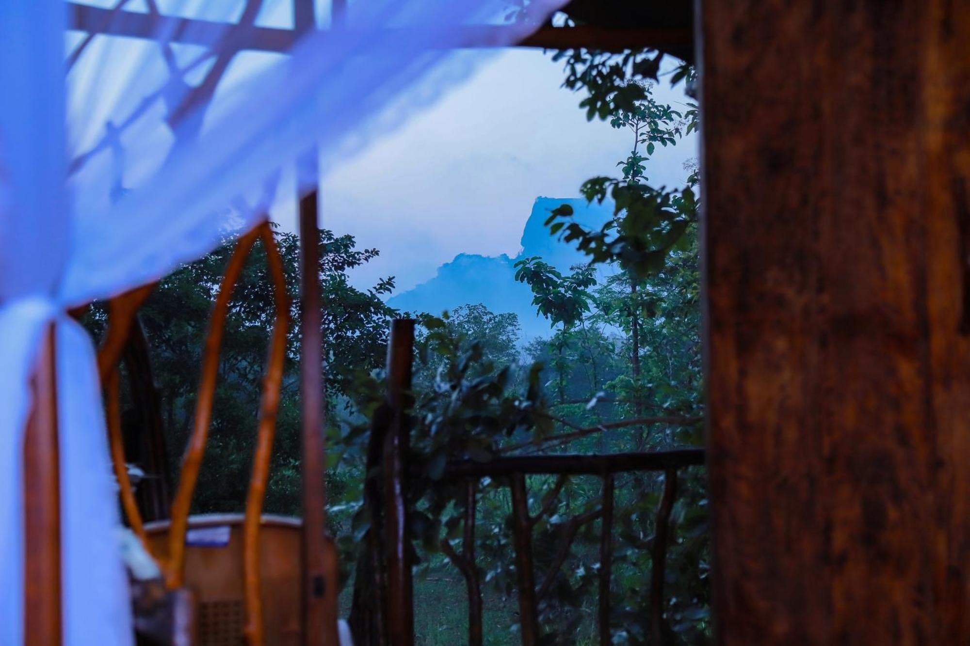 Sigiriya Rock Gate Tree House Hotel Exterior photo