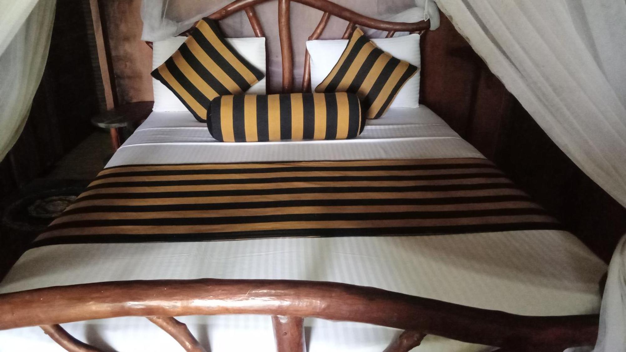 Sigiriya Rock Gate Tree House Hotel Room photo